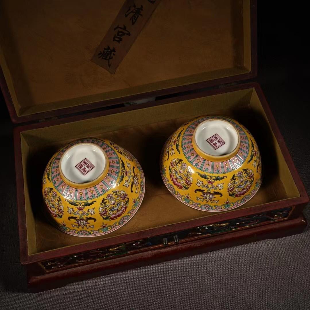 中国古美術・珍品旧蔵・七宝彩磁器の碗セット・茶碗・純手描き・箱付・置物・文房具