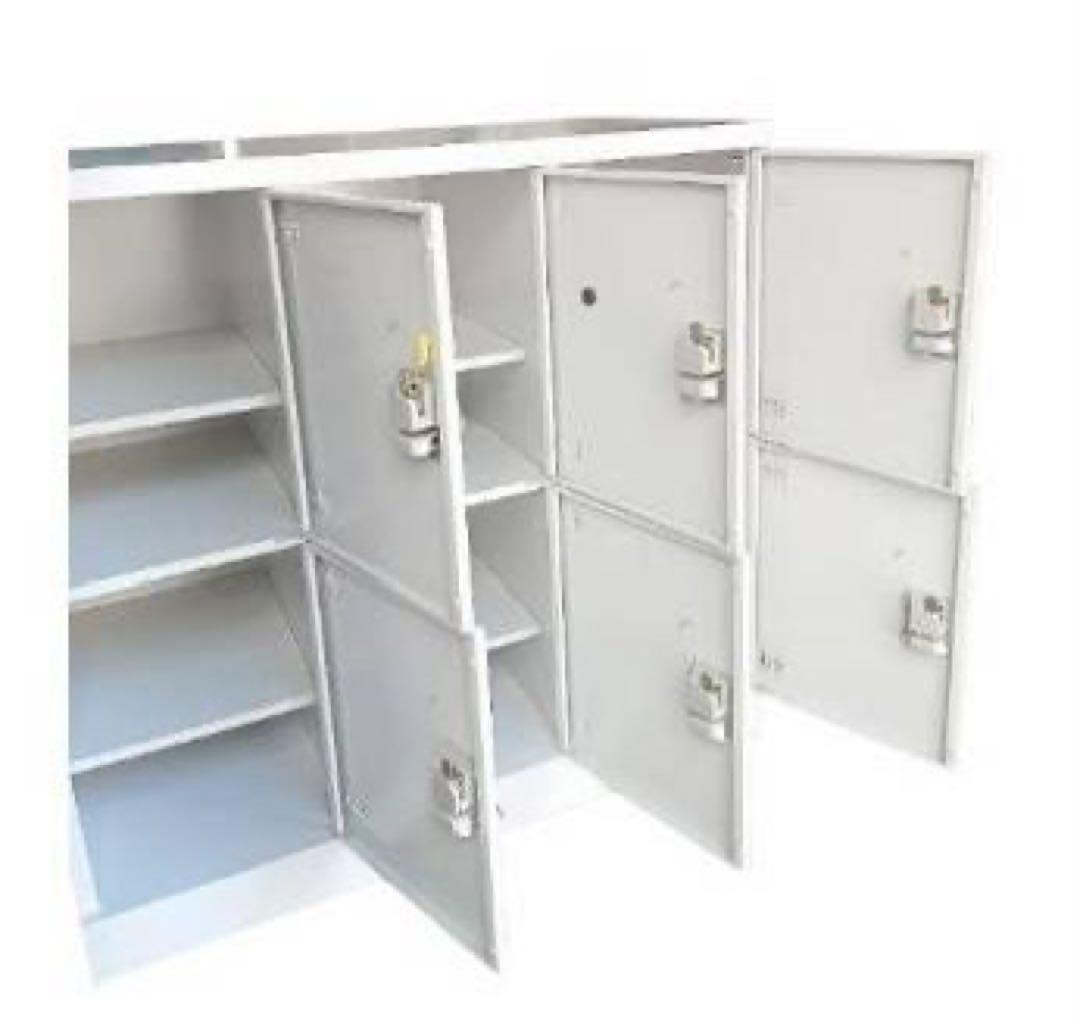 6人用ロッカー　鍵　スペアキー付き　スチール　幅90cm 高さ88.5cm