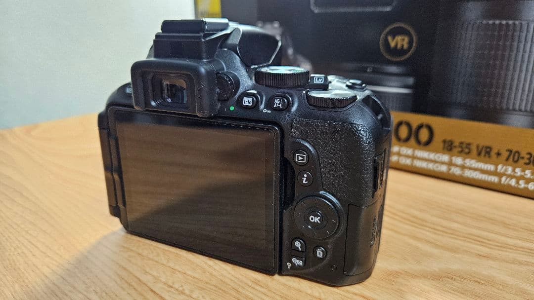 Nikon D5600 ダブルズームキット+単焦点レンズ1本 おまけ付き