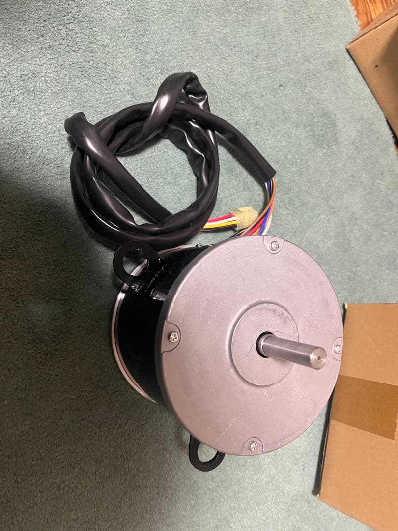 東芝 パッケージエアコン ファンモーター 機種AIF-AP632H-1 室内機用