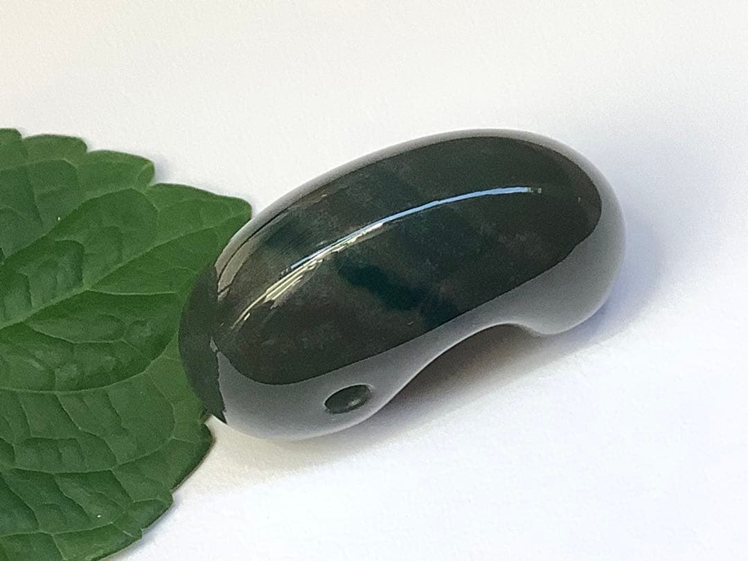 ✳抜群肌紋様‼️最低150.000円以上の品‼️花仙山瑪瑙　出雲勾玉　鑑別書取得品‼️