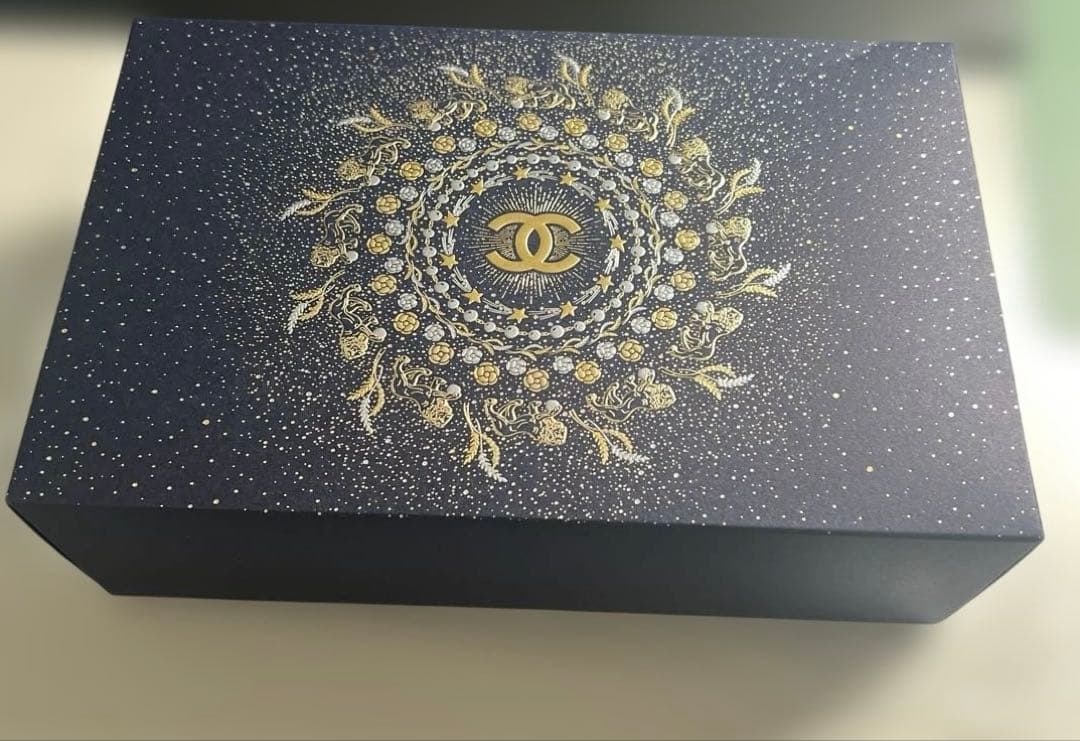 シャネル　ホリデー限定セット2025 リップ　アンド　ネイル　ケア　セット