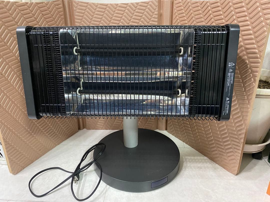 ダイキン セラムヒート ERFT11WS-H 遠赤外線暖房機　2019年製