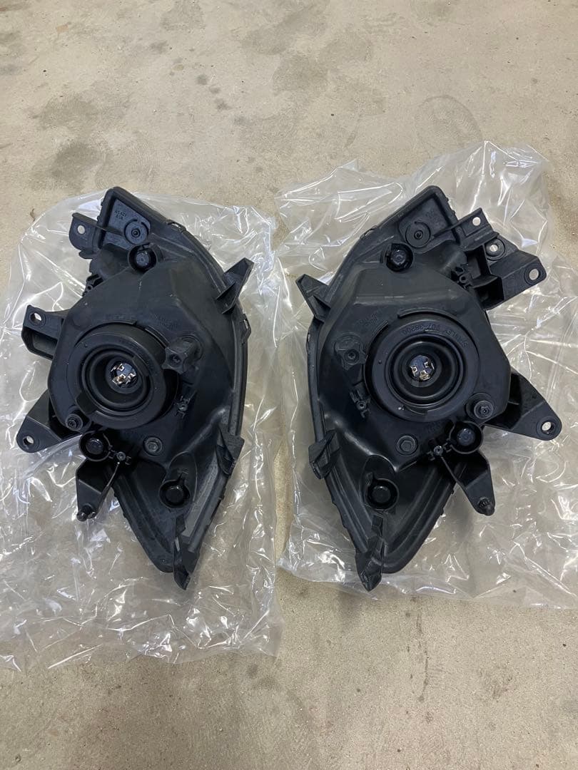 MF10 フォルツァ　純正ヘッドライト