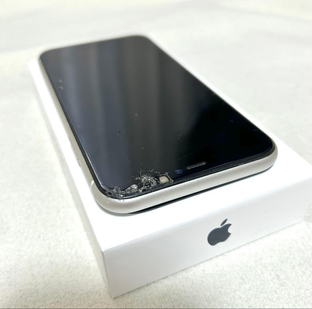 iPhone 11 ホワイト 本体 64GB ジャンク品