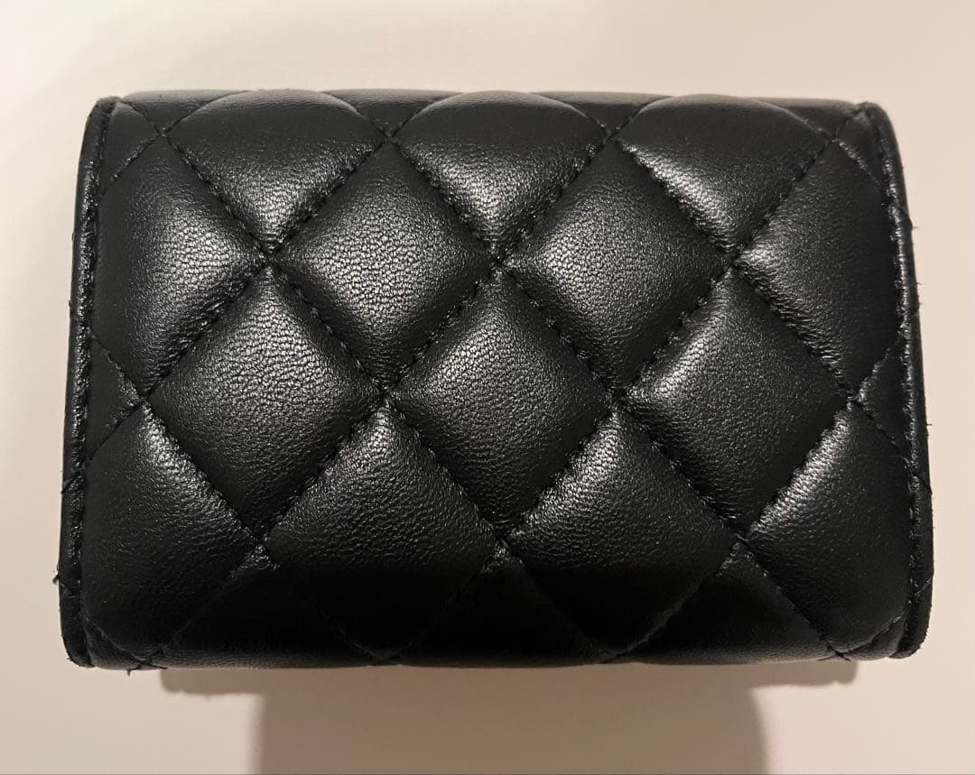CHANEL シャネル　ラムスキン　マトラッセ　Wホック　三つ折財布