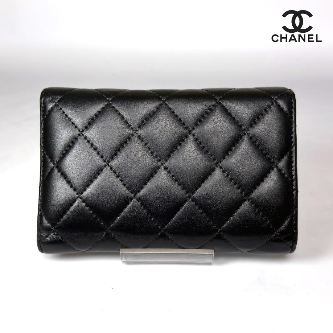 正規品　シャネル　マトラッセ　シルバー金具　ミディアム　フラップ三つ折り財布