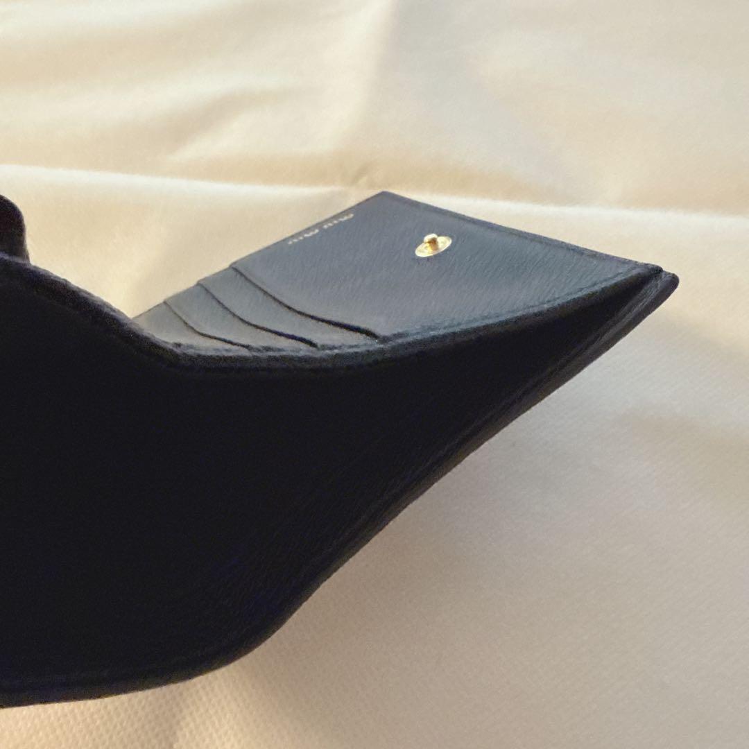 miu miu 二つ折り財布