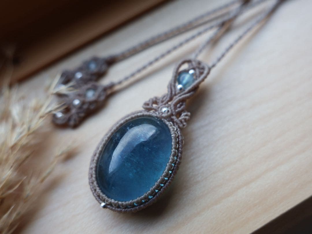 アクアマリン　マクラメ　ネックレス