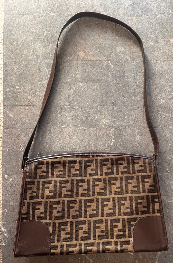 フェンディ　ズッカ柄　ショルダーバッグ　キャンバス×レザーコンビ