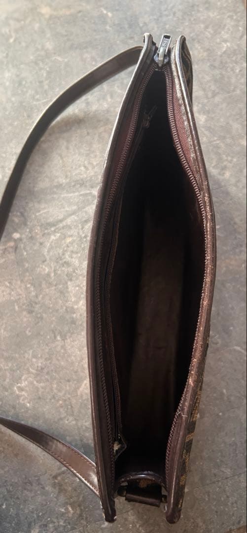 フェンディ　ズッカ柄　ショルダーバッグ　キャンバス×レザーコンビ