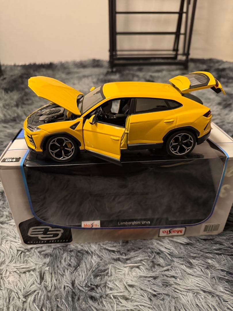 ミニカー Lamborghini Urus Special Edition 1/18