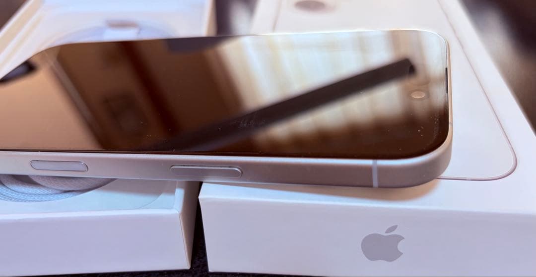 スマートフォン本体 iPhone16 (256GB)