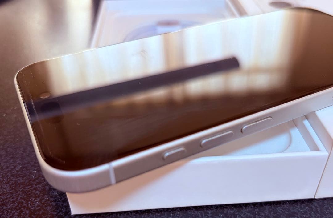 スマートフォン本体 iPhone16 (256GB)