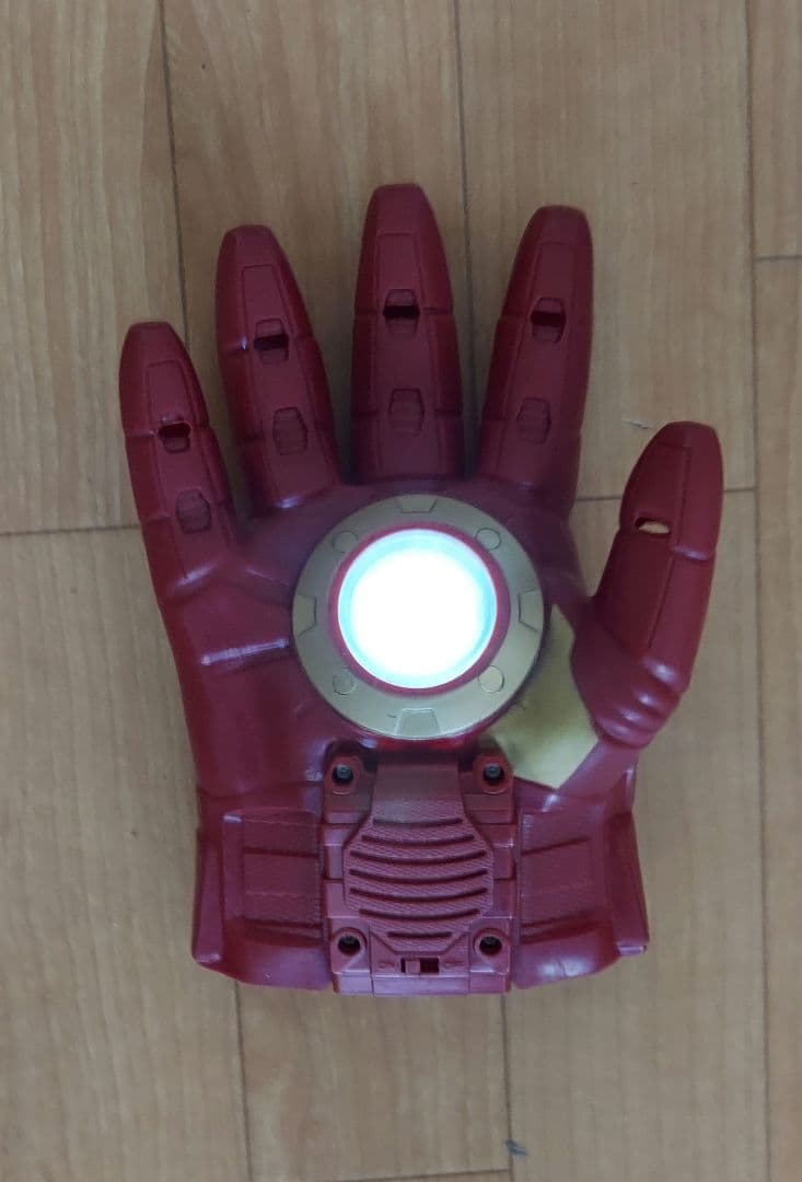 アイアンマンマスク　ハズブロ社　ヘルメット　グローブ　Tシャツ　3点セット