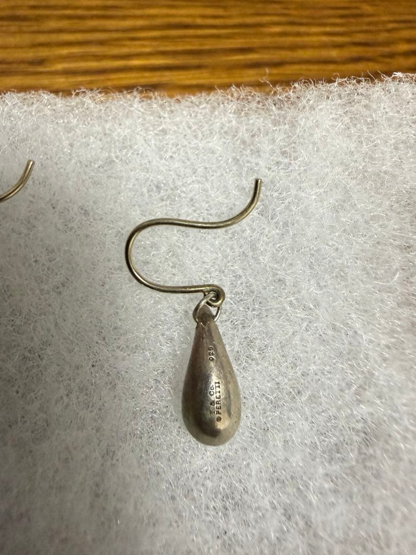 Tiffany & Co. シルバー ティアドロップ型ピアス