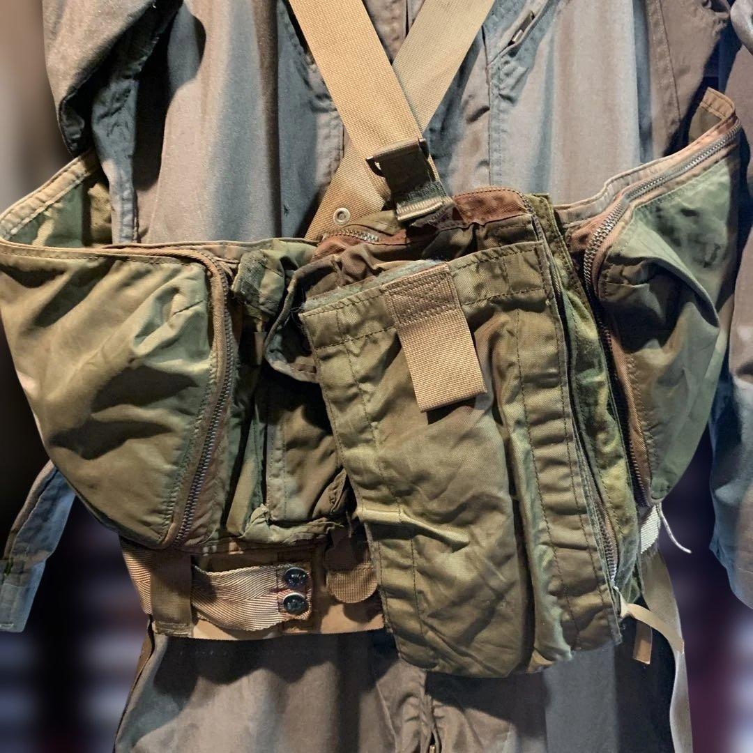 1969年US NAVY ベトナム戦　フライト　サバイバルベスト古着　ベストのみ