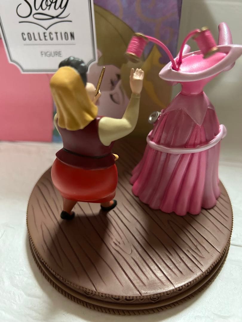 眠れる森の美女　フィギュア　ディズニー　オーロラ姫　美品