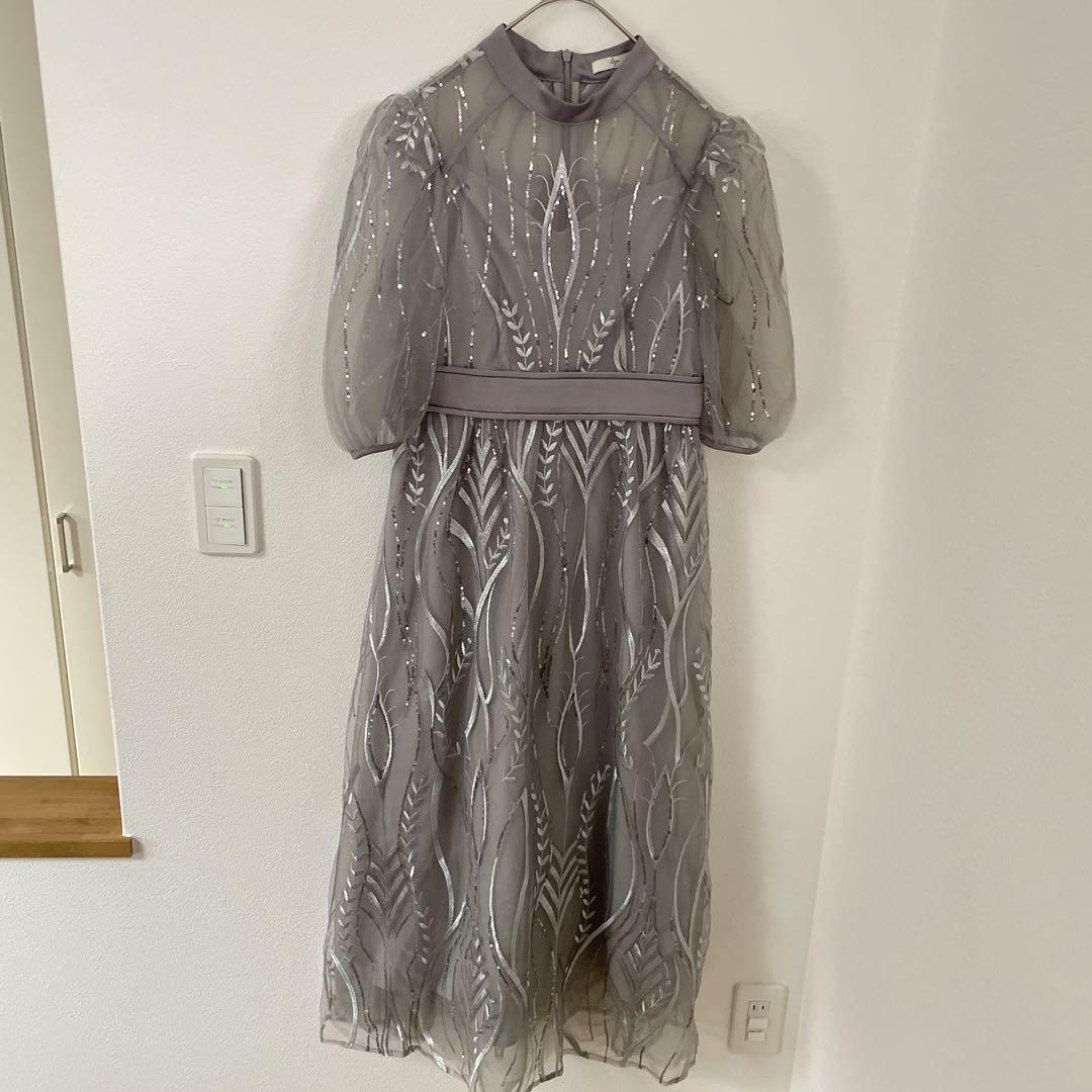 Leja スパンコール刺繍レースプチハイネックAラインドレス 結婚式　お呼ばれ