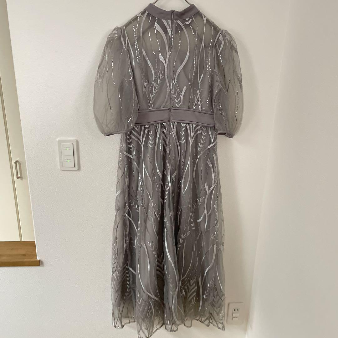 Leja スパンコール刺繍レースプチハイネックAラインドレス 結婚式　お呼ばれ