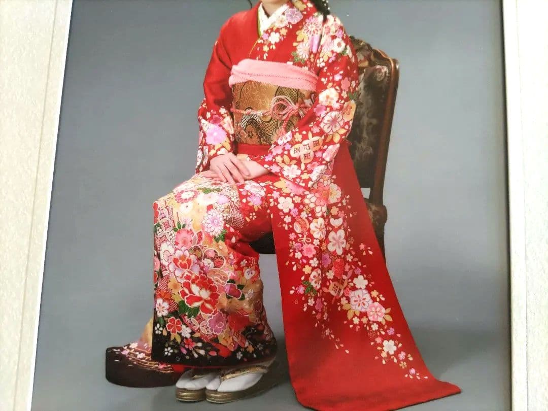 赤い花柄振袖一式