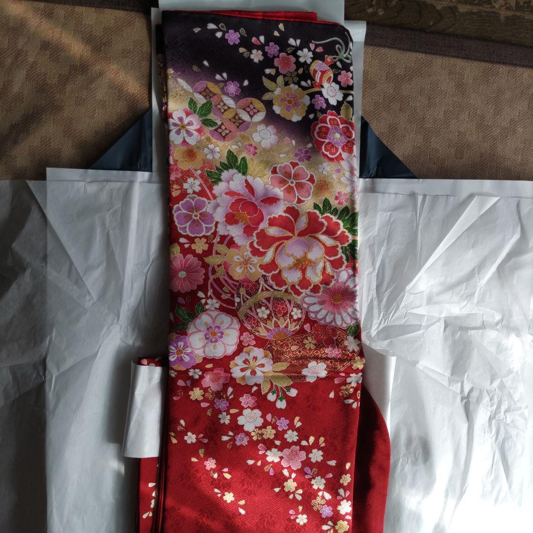 赤い花柄振袖一式