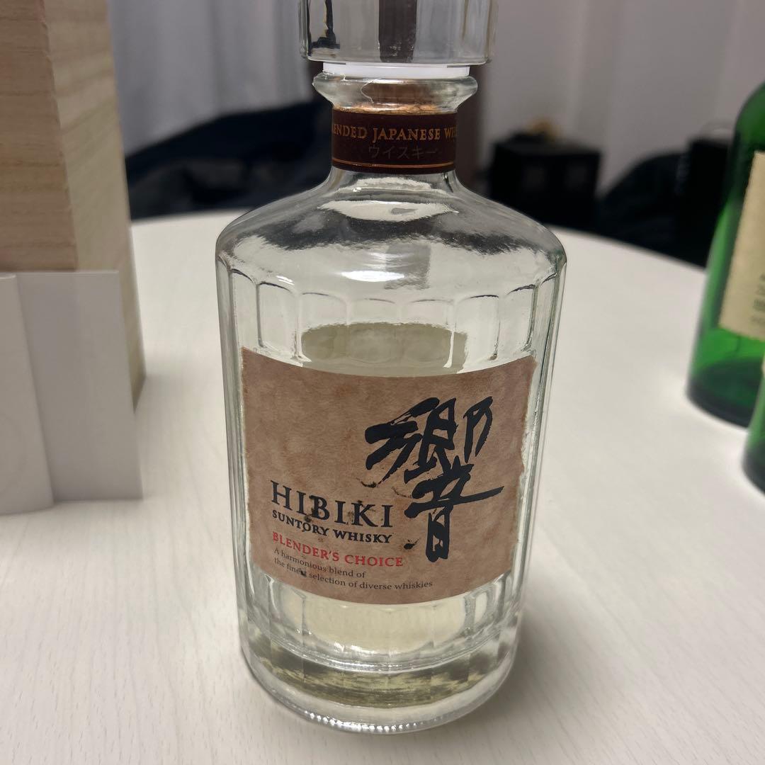 ウイスキー空瓶　響、白州、マッカラン、山崎