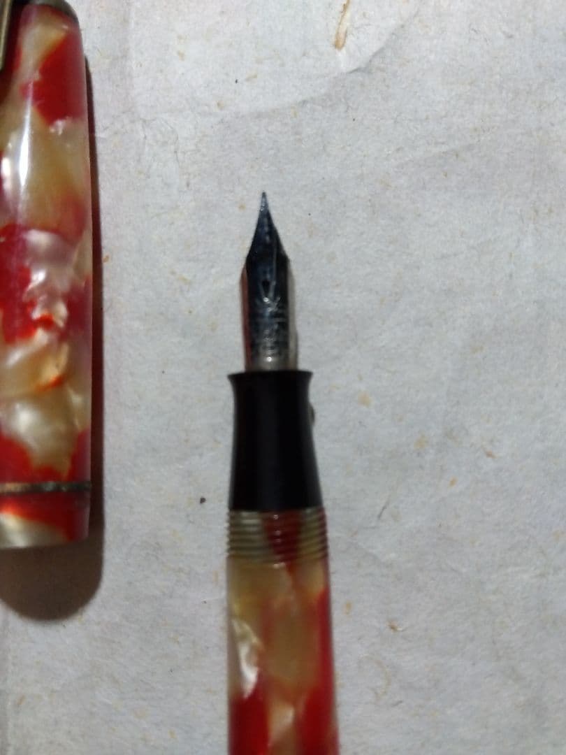 ♪レトロ万年筆　セルロイド　金魚柄