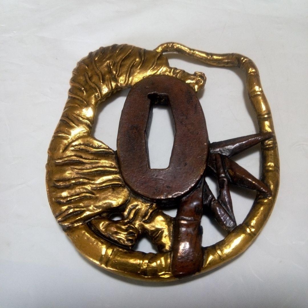 「トラ」柄 刀の鍔