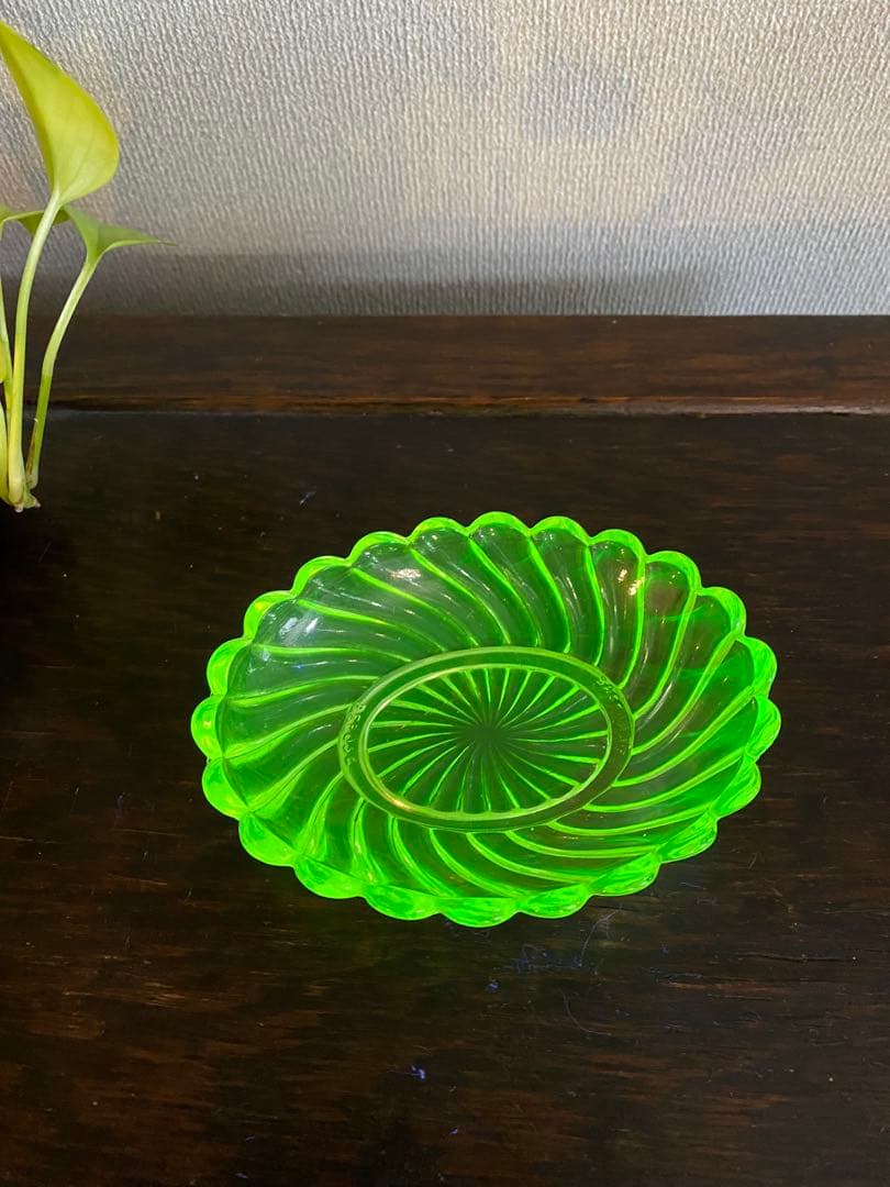 オールドバカラ　バカラ　ウランガラス　小物入れ　バンブー　レア　美品