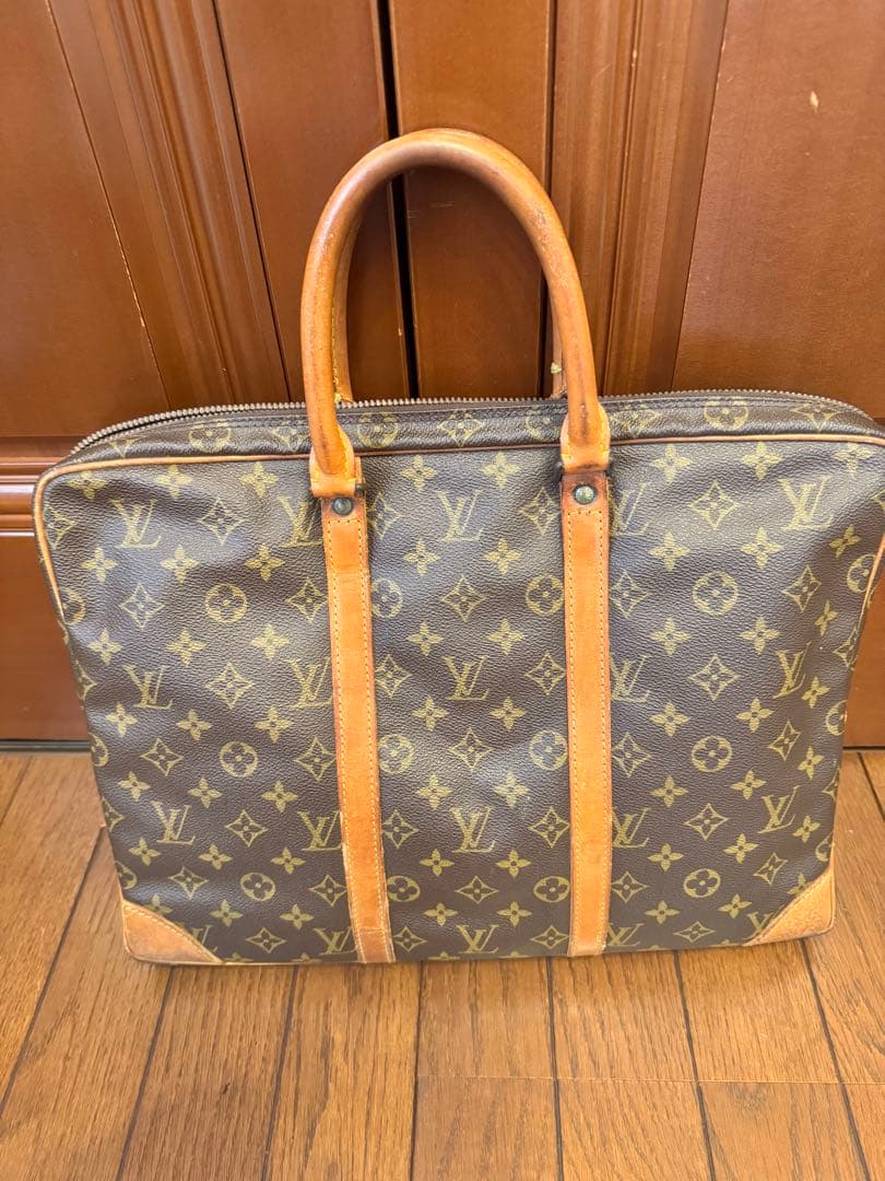LOUIS VUITTON ブリーフケース ポルト ドキュマン ヴォワヤージュ