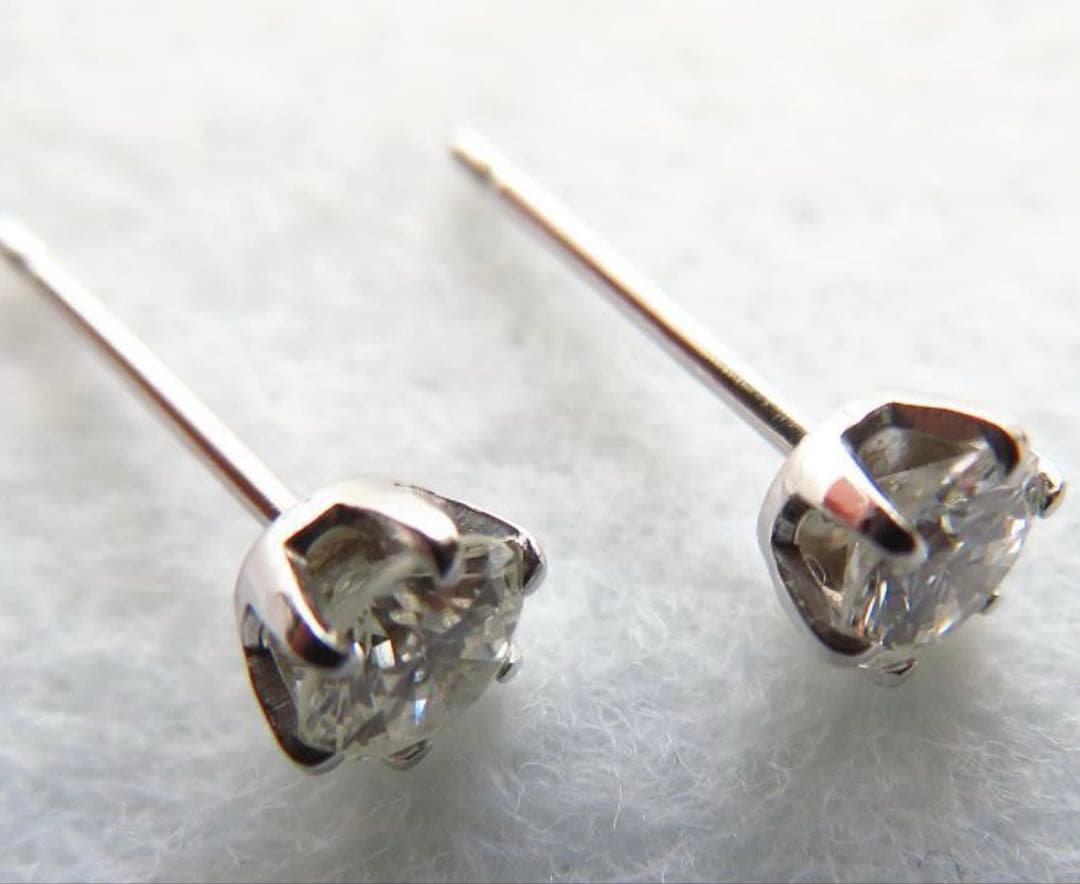 PT900 天然ダイヤモンド 0.4カラット ピアス PT900キャッチ 付き