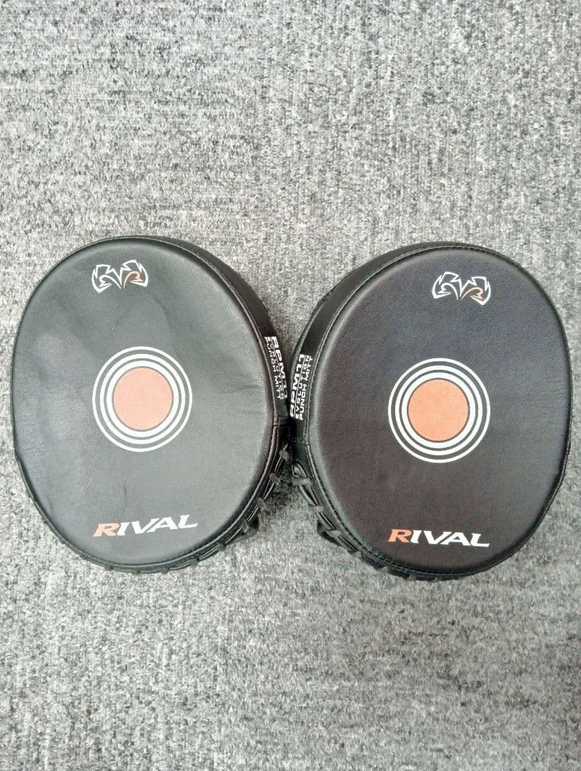 RIVAL ライバル　RPM11ブラック エボリューションパンチングミット