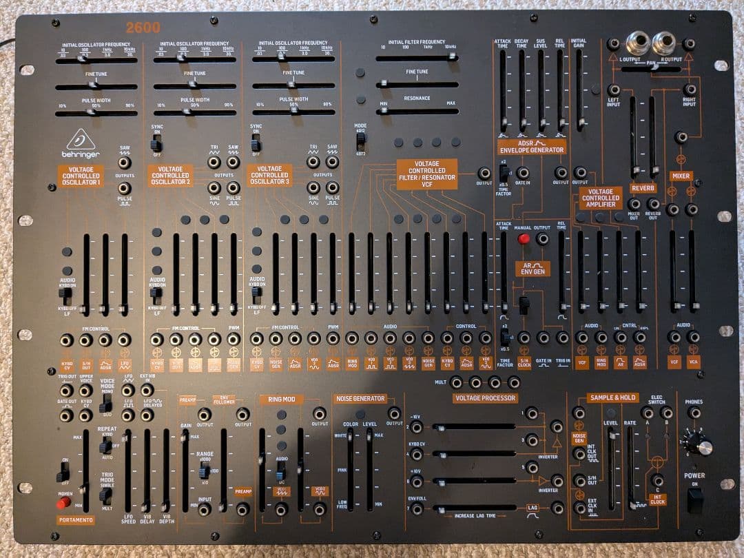 ベリンガーシンセサイザー　2600 (12/25まで値下げ)