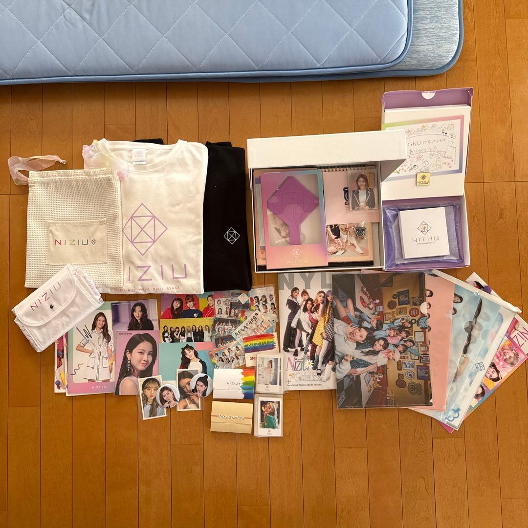 NiziU official グッズ　各種