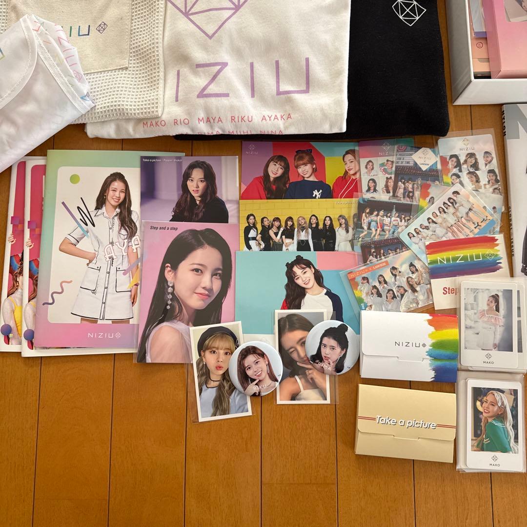NiziU official グッズ　各種