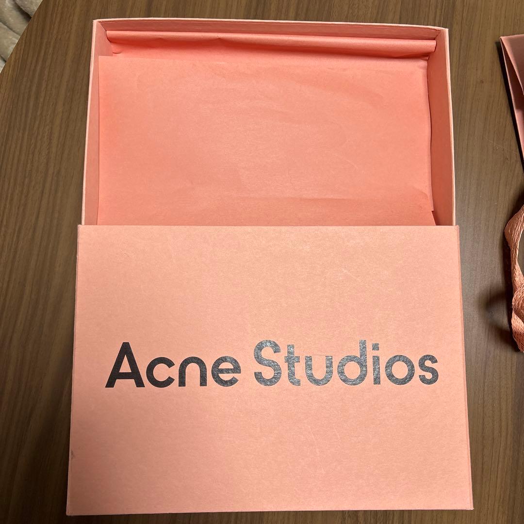 acne studious ムーミンコラボビーニー