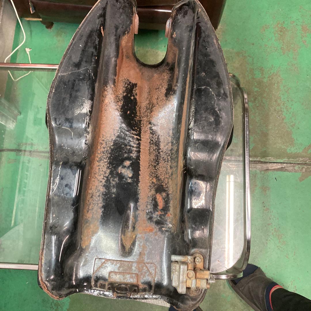 SUZUKI GSX４００,２５０eザリバイクタンク 黒 錆あり