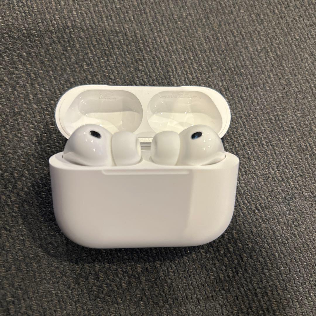 ほぼ未使用　Apple AirPods Pro 3 本体