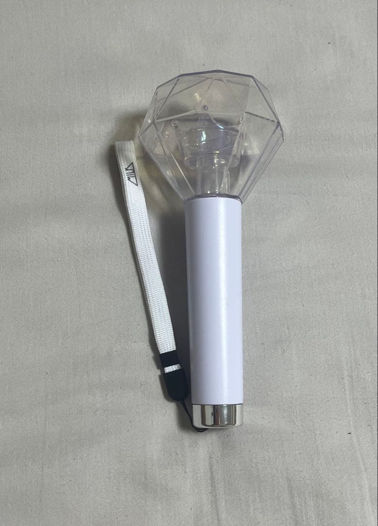 M!LK ミルクラスタル ペンライト 2