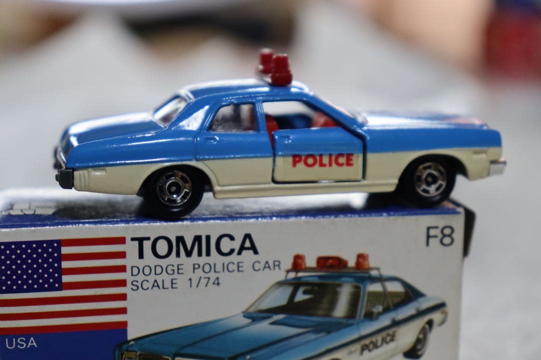 トミカ　青箱　ダッジコロネット カスタム　ポリスカー　日本製　F8 外国車