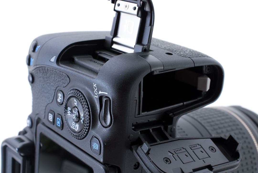 一眼レフカメラ　Canon EOS 9000D 標準レンズセット