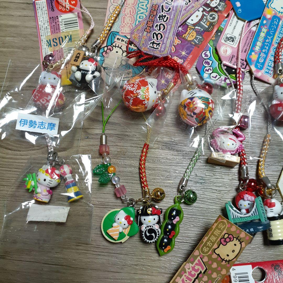 ご当地キティ根付け　ファスナーマスコット他　60点まとめ売り