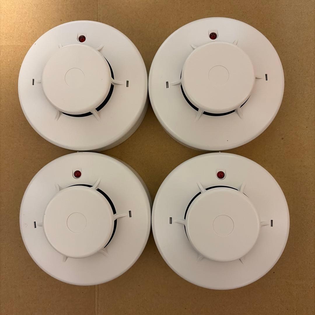 光電式スポット型感知器4個