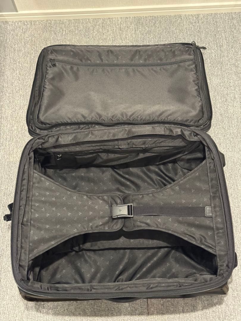 TUMI　トゥミスーツケース　ブラウン　ビジネス　旅行　出張