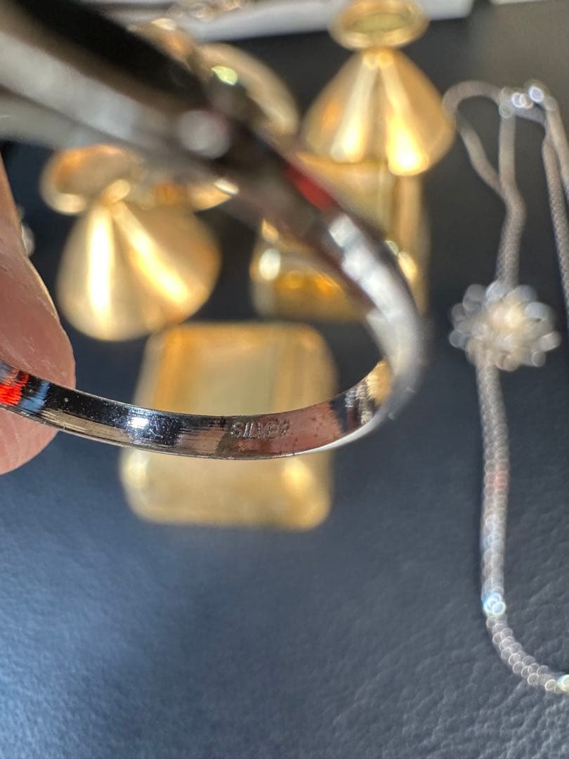 遺品整理、アクセサリー、金杯などまとめ