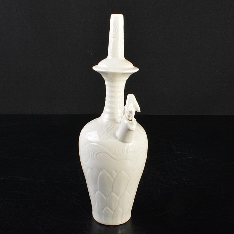 中国　徳化窯白磁　刻蓮花文　浄瓶　V　R7252