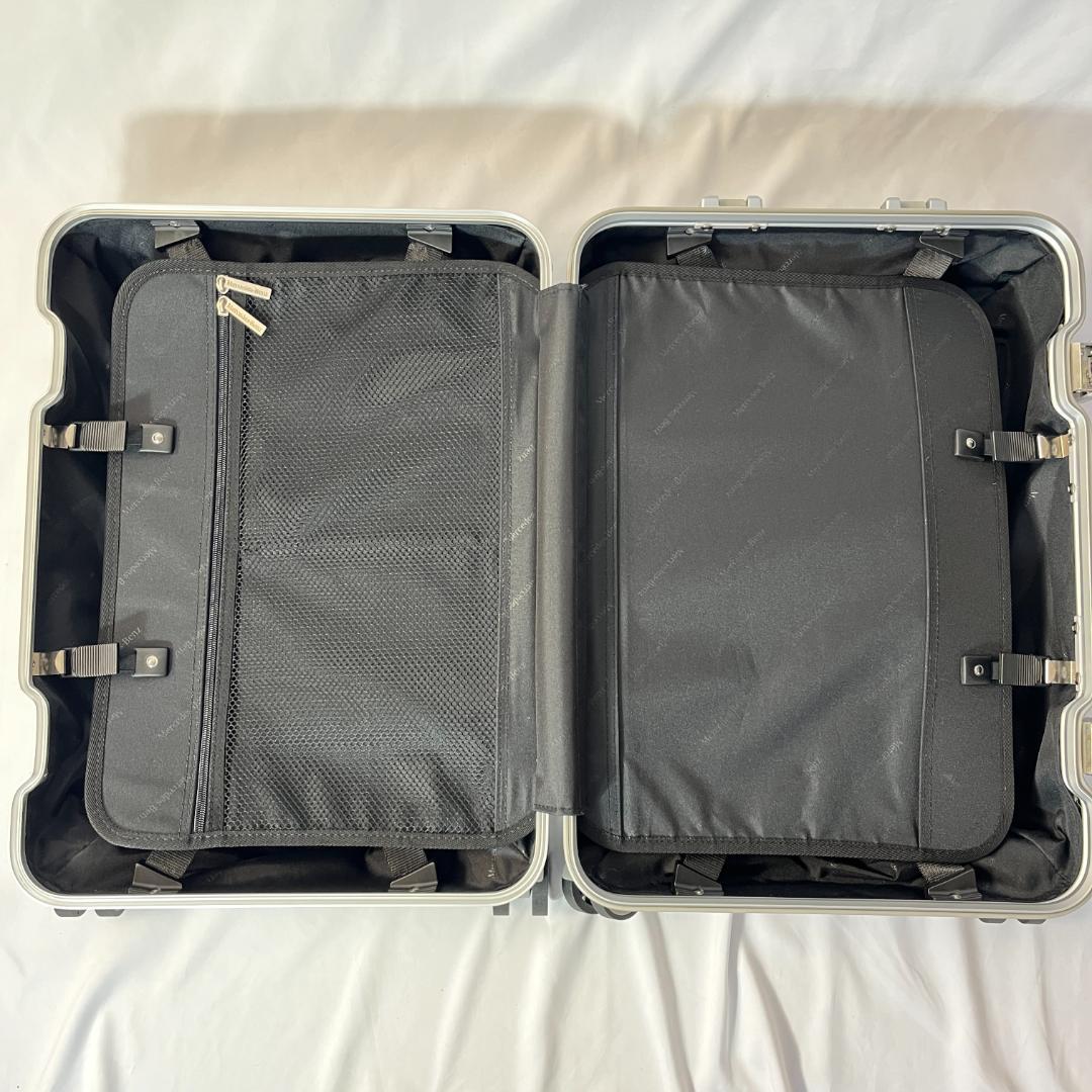 未使用 メルセデスベンツ キャリーケース アルミ 機内持ち込み 旅行 シルバー