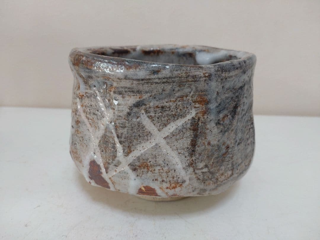 各見政峯 志野茶碗 共箱 陶歴 共布 茶道具 岡山県指定重要無形文化財