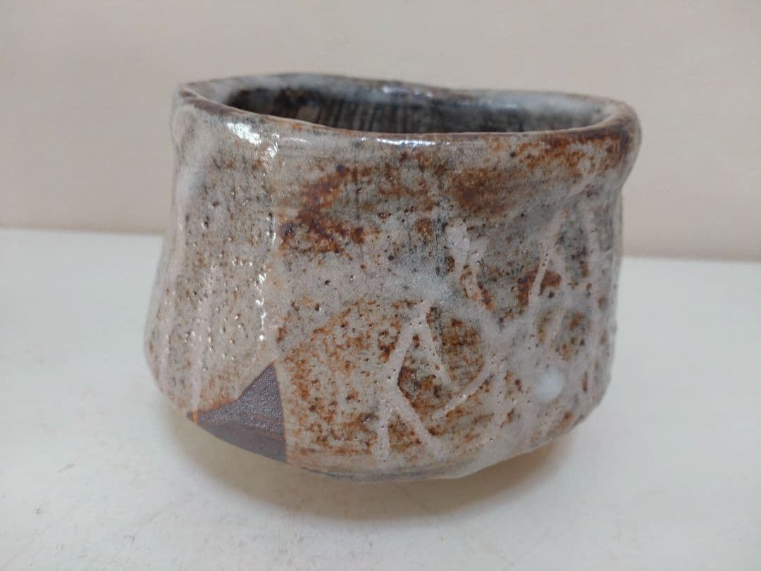 各見政峯 志野茶碗 共箱 陶歴 共布 茶道具 岡山県指定重要無形文化財